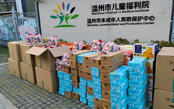 Sharing Love This Christmas: How Hearken Flow Gives Back