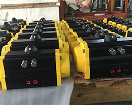 Какие два основных типа существуют пневматических приводов?